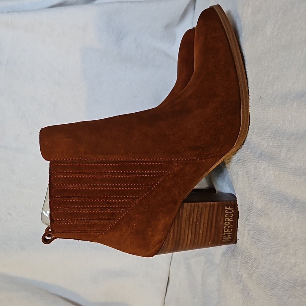 Blonde Waterproof Booties in Cognac - Size Women's 9.5